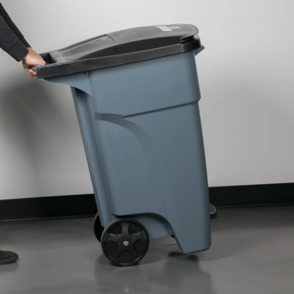 32 gal. HDPE Rectangular Trash Can B906318